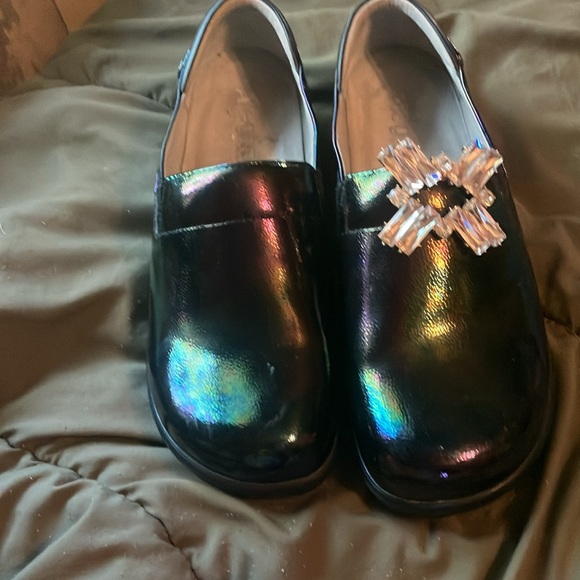 Set of 2 golden bling shoe clips with cubic zirconia. 💎✨ - Picture 2 of 9